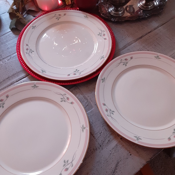 LENOX,  METROPOLITAN COLLECTION, Rose Manor, Dinner Plates (3) - Picture 4 of 4